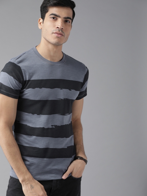 

Roadster Men Blue & Black Striped Round Neck T-shirt