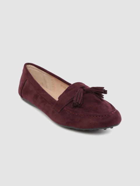 

Tresmode Women Wine-Coloured Solid Tassel Loafers, Burgundy