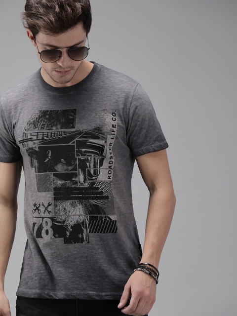 

Roadster Men Charcoal Grey Printed Round Neck T-shirt