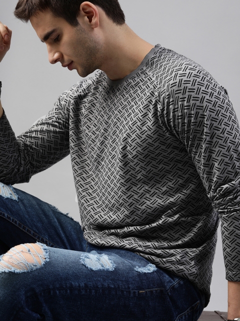 

Roadster Men Charcoal Grey & Black Printed Round Neck T-shirt