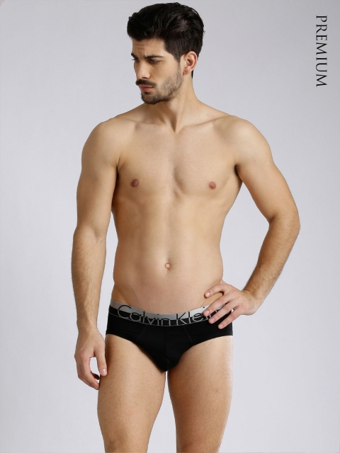 

Calvin Klein Innerwear Black Briefs NB1094-001