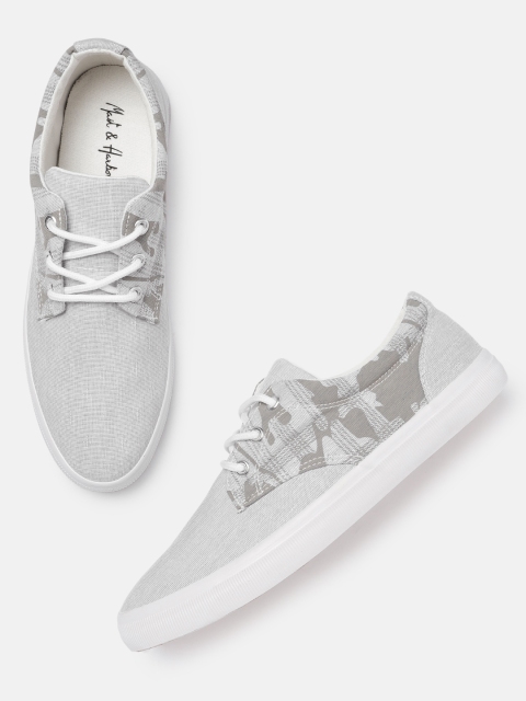 

Mast & Harbour Men Grey Printed Sneakers