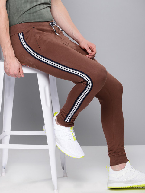 

Difference of Opinion Men Brown Solid Straight Fit Joggers