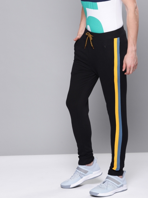 

Difference of Opinion Men Black Solid Regular Fit Joggers