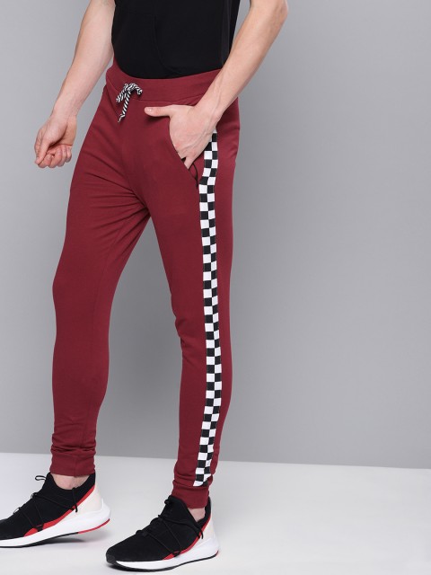 

Difference of Opinion Men Maroon Solid Slim-Fit Joggers