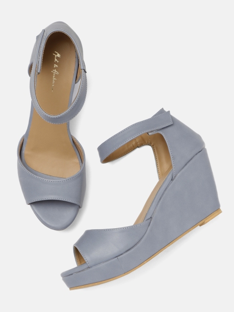 

Mast & Harbour Women Blue Solid Sandals