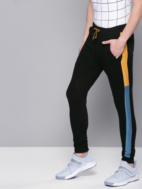 

Difference of Opinion Men Black Solid Slim-Fit Joggers