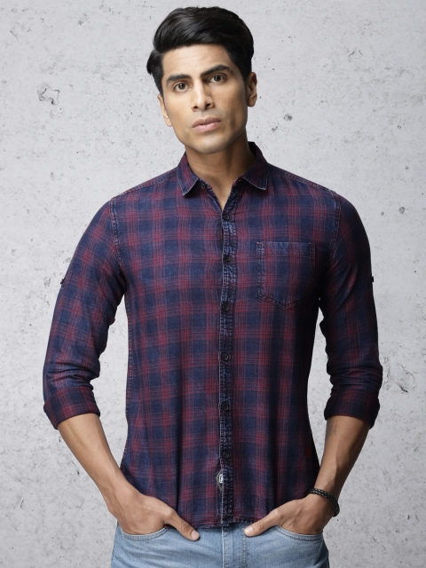 

Ecko Unltd Men Navy Blue & Maroon Slim Fit Checked Casual Shirt