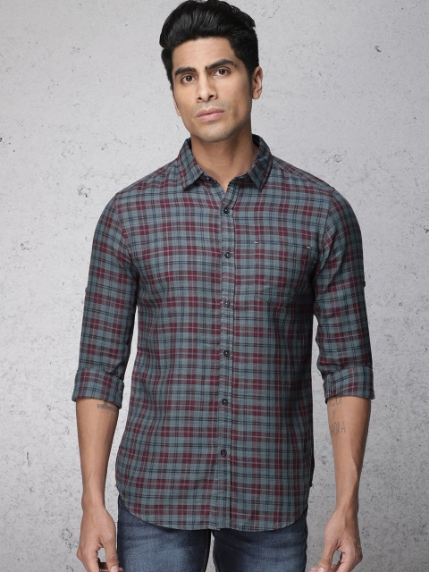 

Ecko Unltd Men Grey & Maroon Slim Fit Checked Casual Shirt