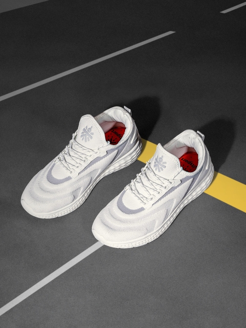 

Cultsport Women White Waverly Street Footgear