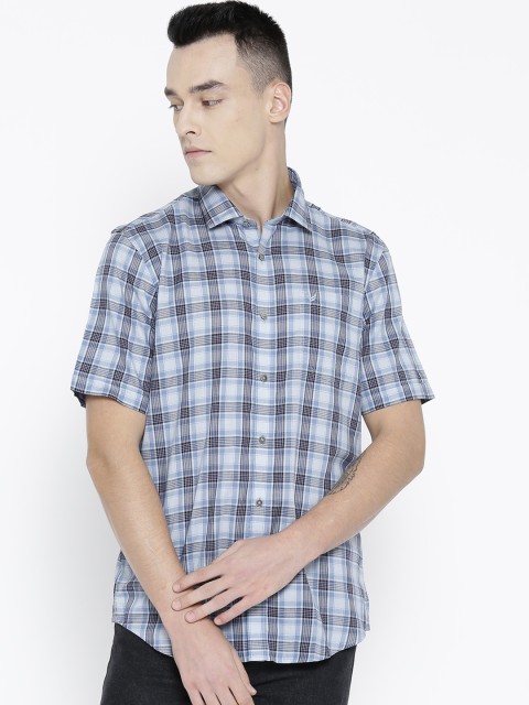 

Blackberrys Men Blue Slim Fit Checked Casual Shirt