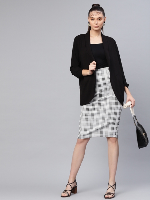 

SASSAFRAS Women Off White & Black Checked Pencil Skirt