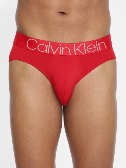 

Calvin Klein Underwear Men Red Solid Briefs NB1567RYM