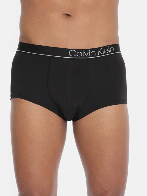 

Calvin Klein Underwear Men Black Solid Trunks NB1732001-001