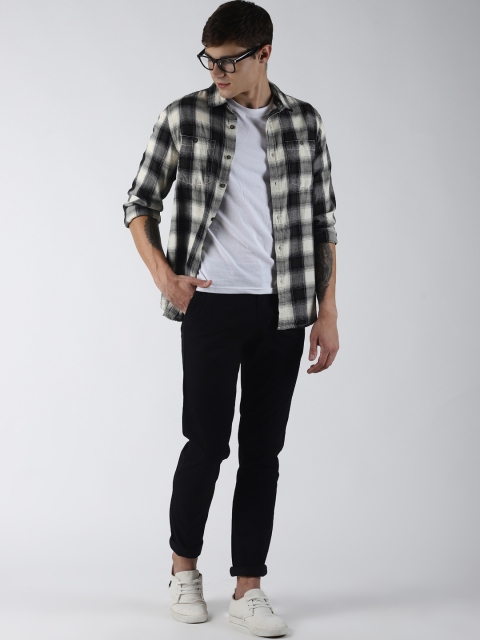 

Blue Saint Men White Slim Fit Checked Casual Shirt