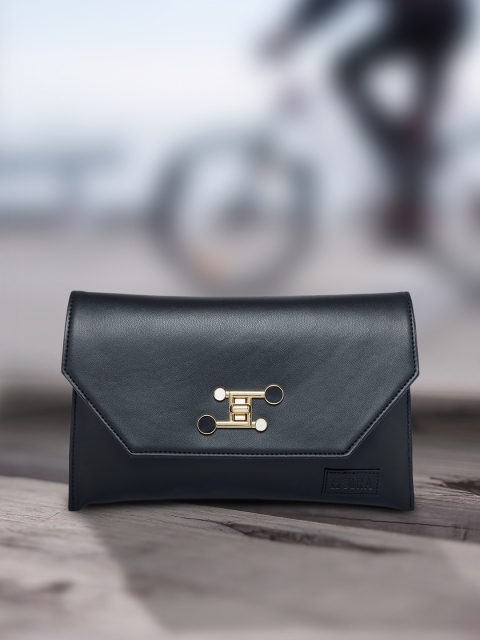 

HORRA Black Solid Clutch
