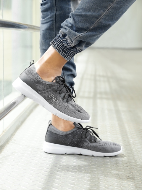 

Crew STREET Men Grey Woven Design Running Shoes