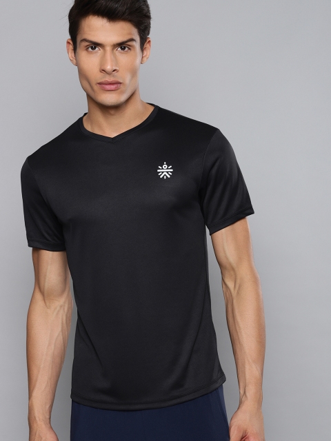 

Cultsport Men Black Solid V-Neck T-shirt