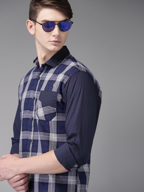 

Campus Sutra Men Navy Blue & White Regular Fit Checked Casual Shirt