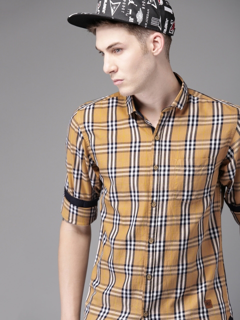

Campus Sutra Men Standard Beige & Navy Blue Regular Fit Checked Casual Shirt