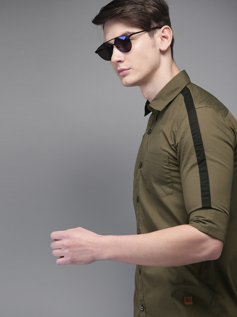 

Campus Sutra Men Olive Green Regular Fit Solid Casual Shirt