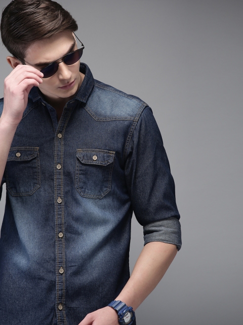 

Campus Sutra Men Blue Regular Fit Faded Casual Denim Shirt