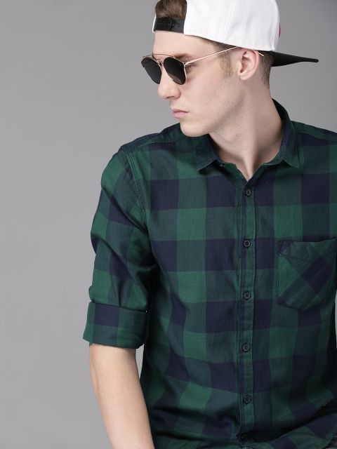 

Campus Sutra Men Green & Navy Blue Regular Fit Checked Casual Shirt