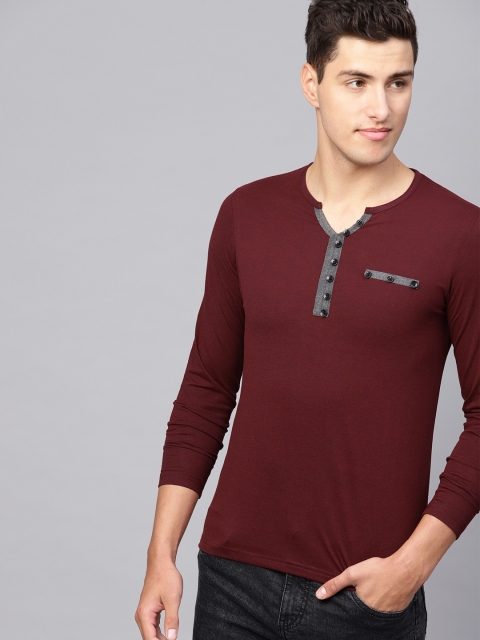 

Seven Rocks Men Maroon Solid Round Neck T-shirt