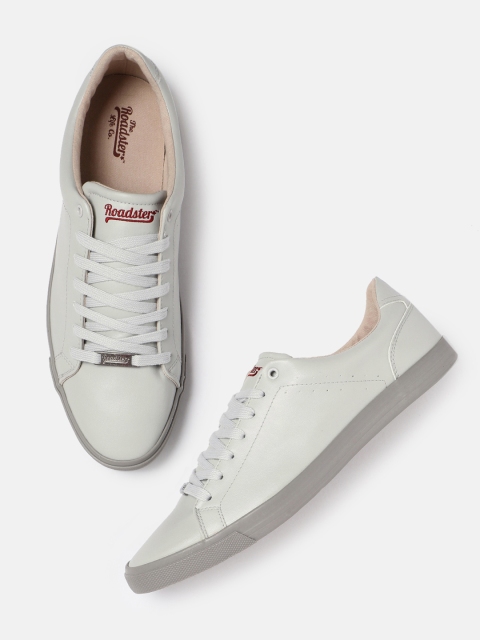 

Roadster Men Grey Solid Sneakers