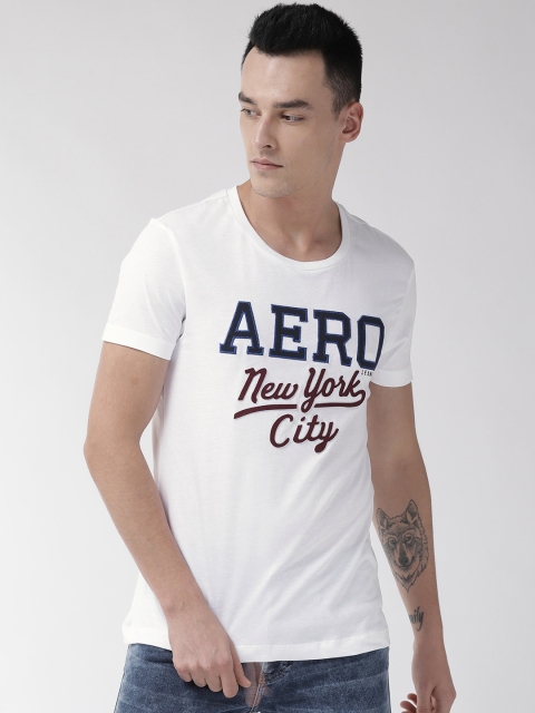 

Aeropostale Men White & Navy Blue Applique Detail Round Neck T-shirt