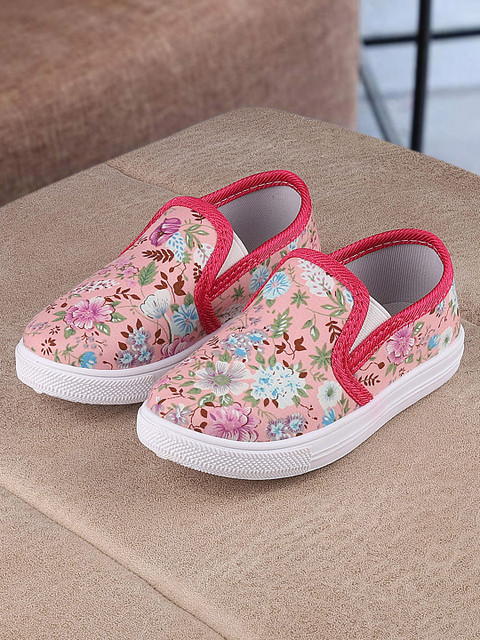 

Walktrendy Girls Pink Slip-On Sneakers