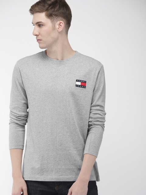 

Tommy Hilfiger Men Grey Solid Round Neck T-shirt