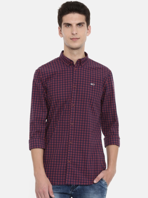 

Tommy Hilfiger Men Red & Navy Blue Slim Fit Checked Casual Shirt