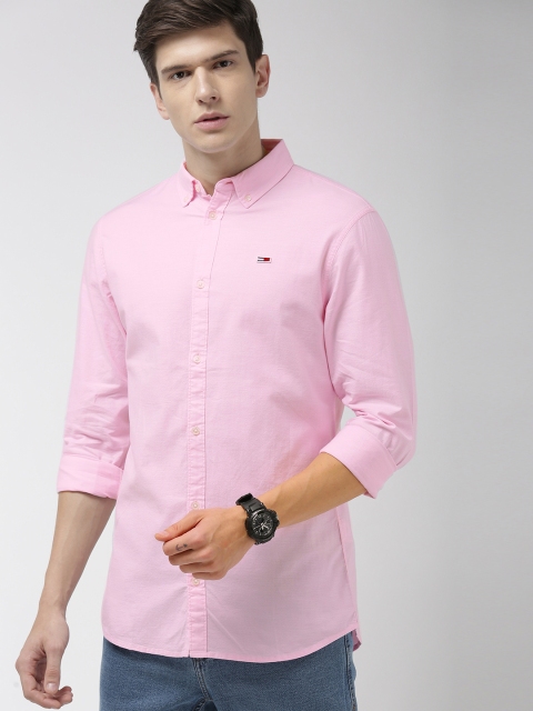 

Tommy Hilfiger Men Pink Slim Fit Solid Casual Shirt