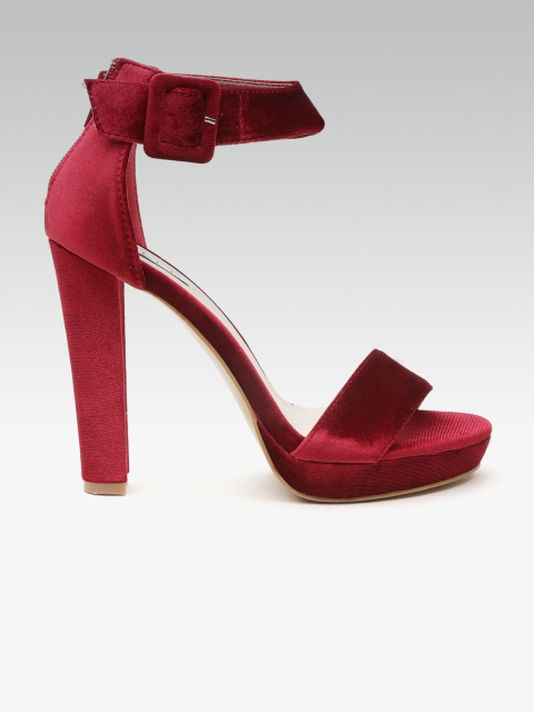 

ELLE Women Maroon Solid Mid-Top Velvet Finish Heels