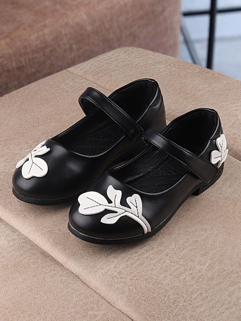 

Walktrendy Girls Black Printed Ballerinas