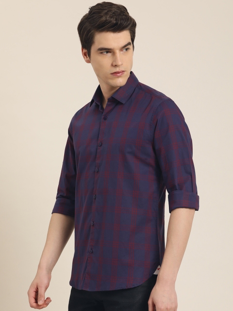 

INVICTUS Men Navy Blue & Red Slim Fit Checked Casual Shirt