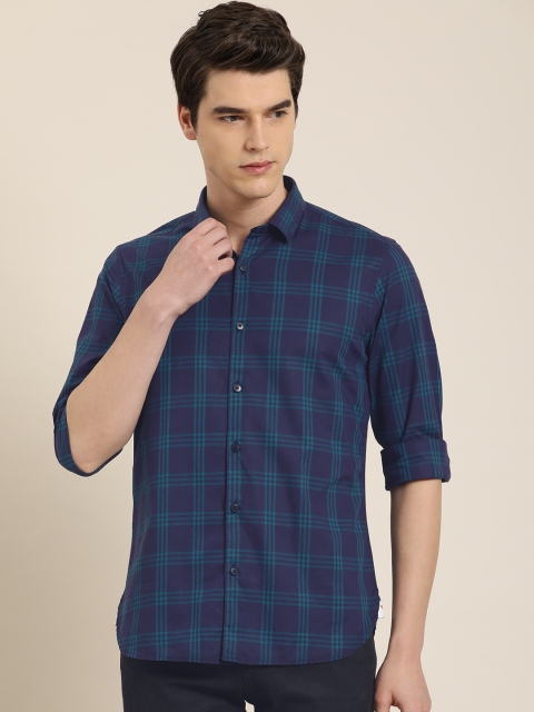 

INVICTUS Men Navy Blue & Green Slim Fit Checked Casual Shirt