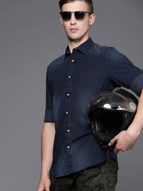 

Ducati Men Blue Slim Fit Faded Casual Chambray Shirt