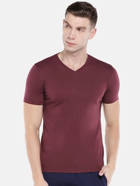 

Sweet Dreams Men Burgundy Solid V-Neck T-shirt