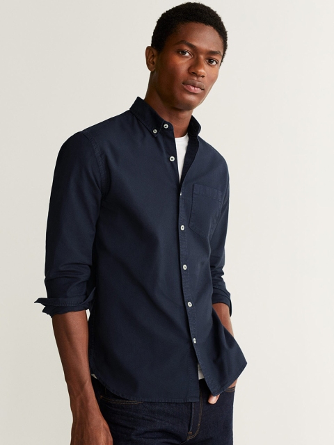 

MANGO MAN Navy Blue Slim Fit Solid Casual Shirt