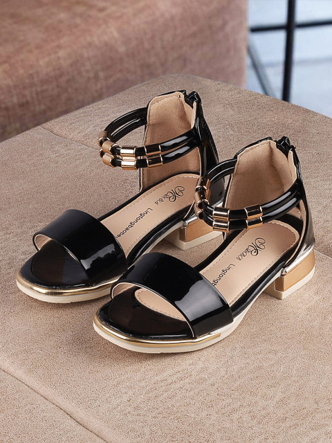 

Walktrendy Girls Black Solid Open Toe Flats