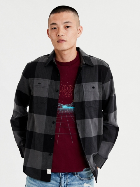 

AMERICAN EAGLE OUTFITTERS Men Grey & Black Regular Fit Checked Casual Shirt