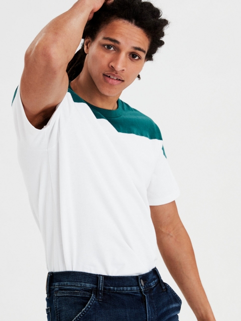 

AMERICAN EAGLE OUTFITTERS Men White & Green Colourblocked Round Neck T-shirt