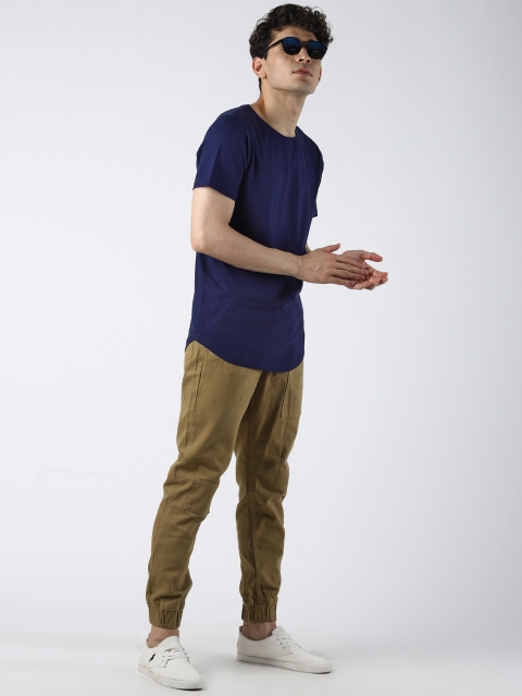 

Blue Saint Men Navy Blue Solid Slim Fit Round Neck T-shirt