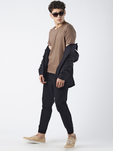 

Blue Saint Men Brown Solid Slim Fit Round Neck T-shirt