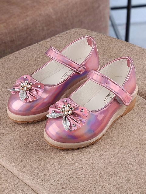 

Walktrendy Girls Pink Solid Mary Jane