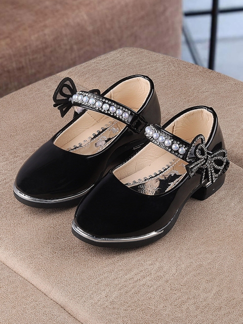 

Walktrendy Girls Black Solid Mary Jane