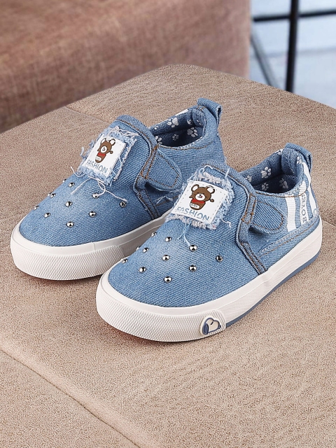 

Walktrendy Kids Blue Embellished Slip-On Sneakers