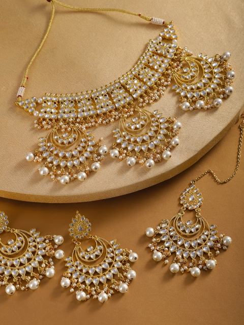 

KARATCART Off-White Gold-Plated Kundan Studded & Beaded Handcrafted Jewellery Set